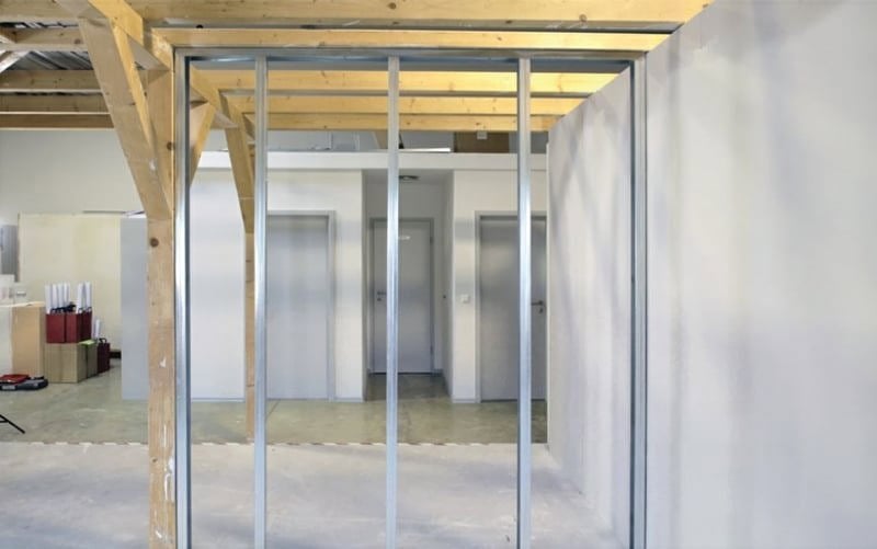 Trockenbau-Anleitung: Trennwand selber bauen und verspachteln